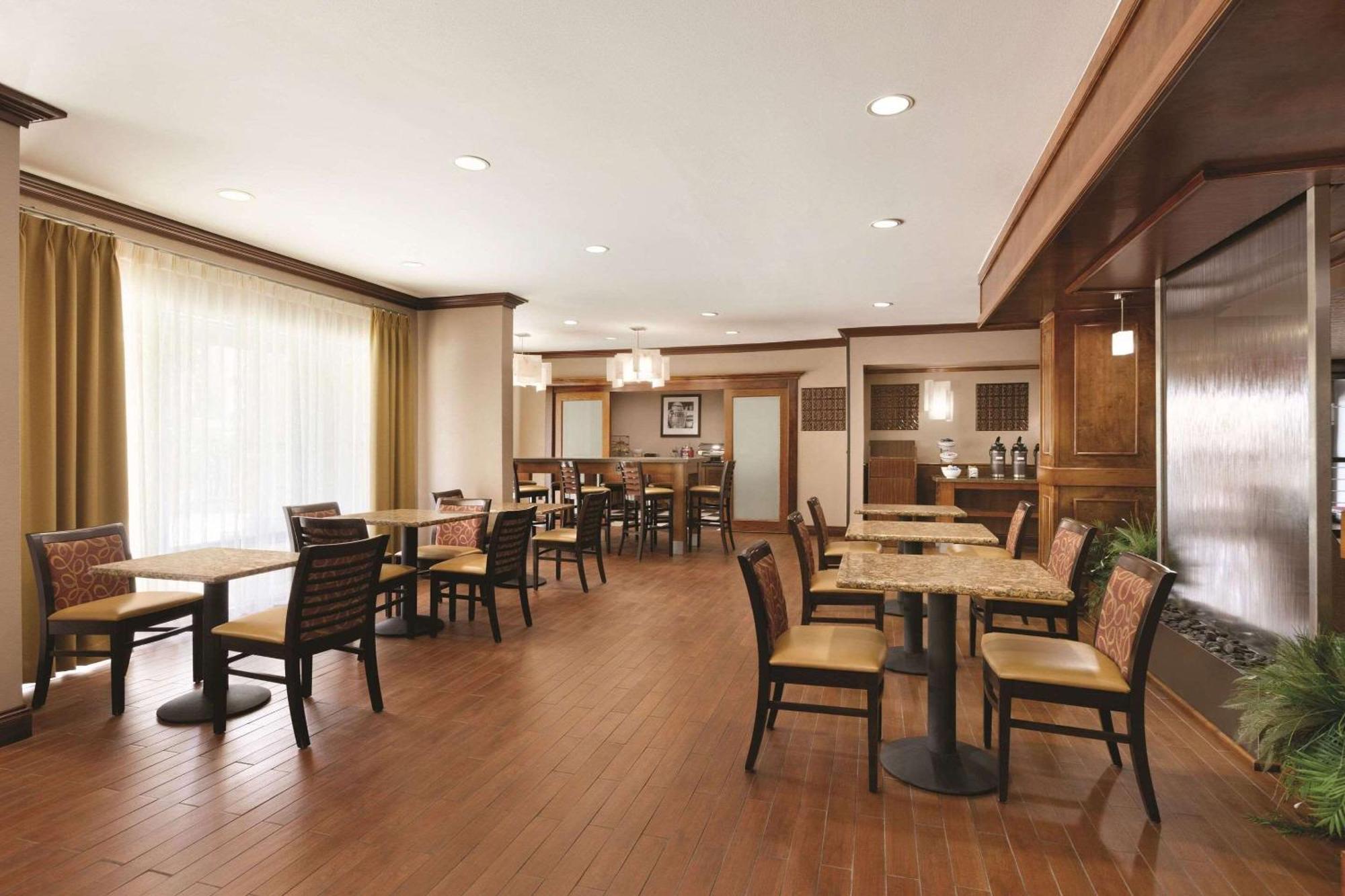 Hotel Country & By Radisson, Portland, Tx 3*